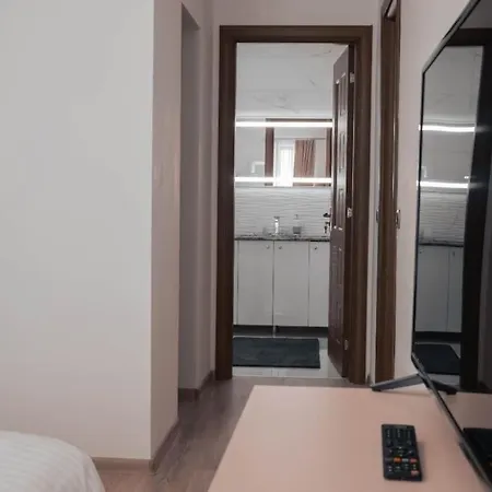 Апартаменти Apartament Zona Coresi Mall Брашов